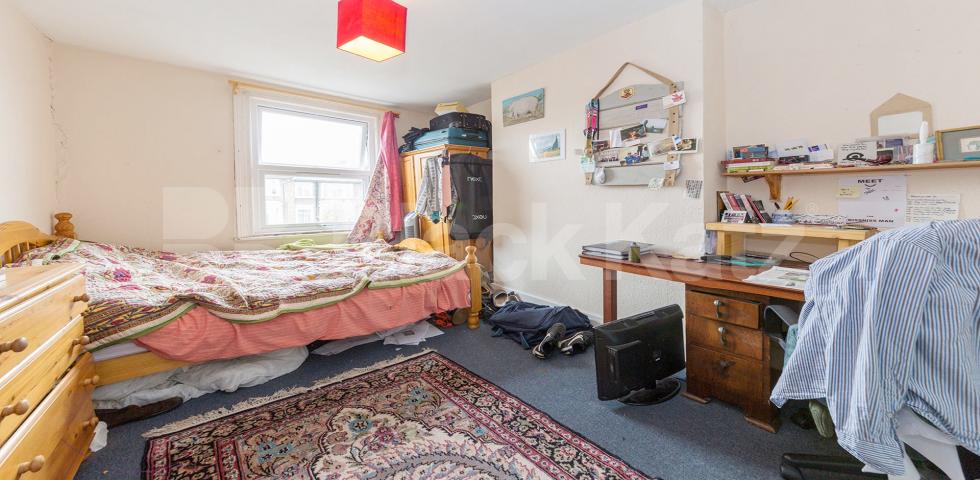 			NEW INSTRUCTION, 4 Bedroom, 1 bath, 1 reception Maisonette			 Shepherds Bush Road, Shepherds Bush/Hammersmith